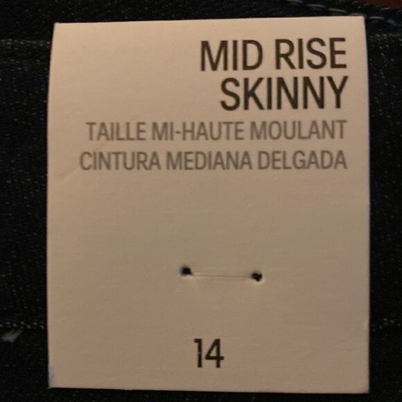 CALVIN KLEIN JEANS MID RISE SKINNY SHORTS - Picture 5 of 5